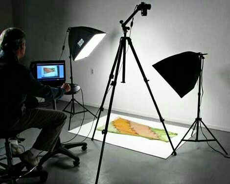 Lighting tools used in wedding photography equipment in 2025.